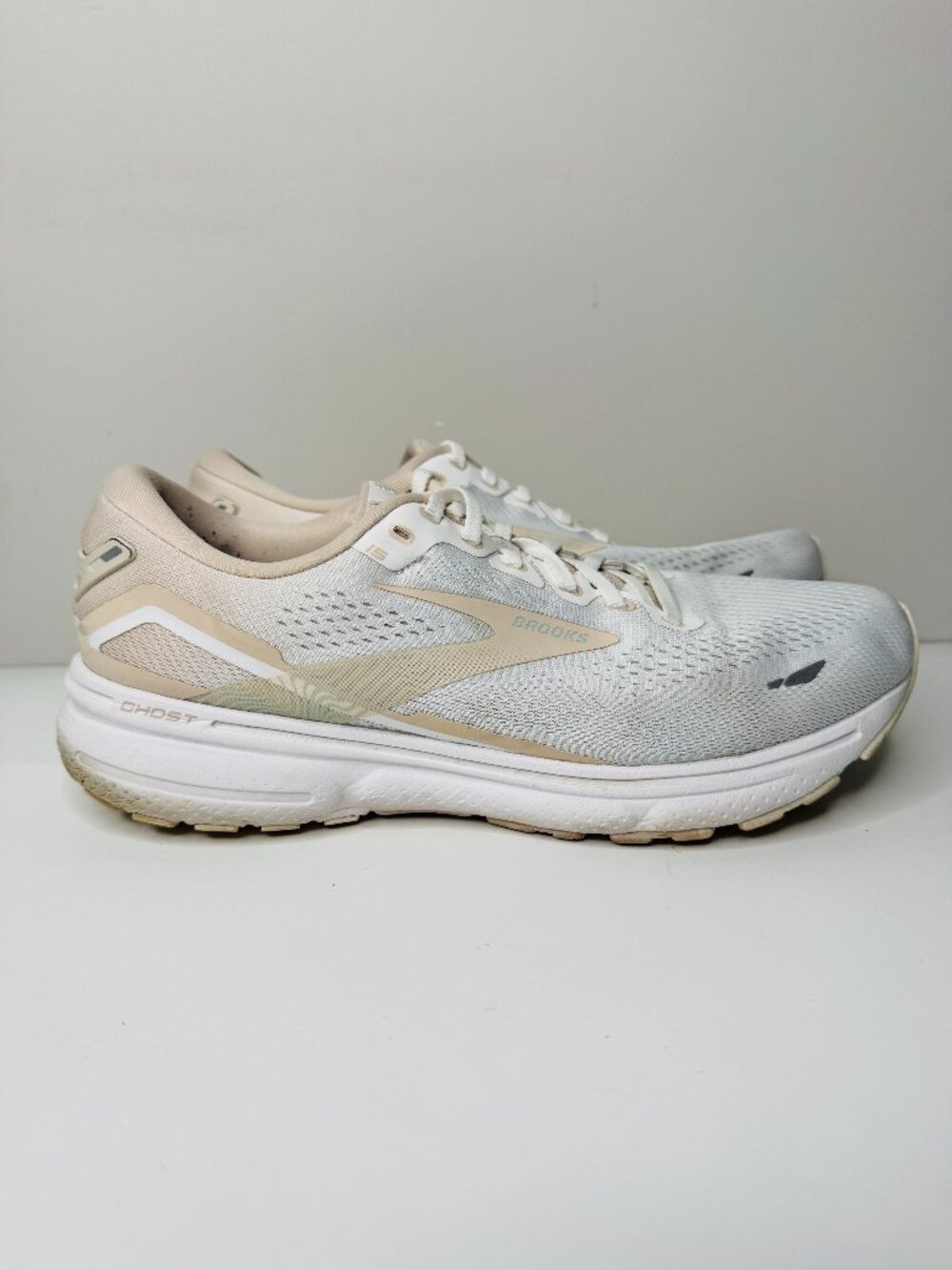 Brooks Ghost 15 White Lace Up Sneakers Womens 11 Running 1203801B189 White Cryst